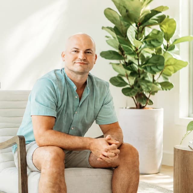 Maxim Arbuzov LICSW, TF-EMDR-A, CSAT-C portrait